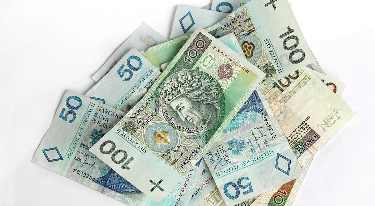 Dlaczego słabnie złoty, gdy chwieje się euro