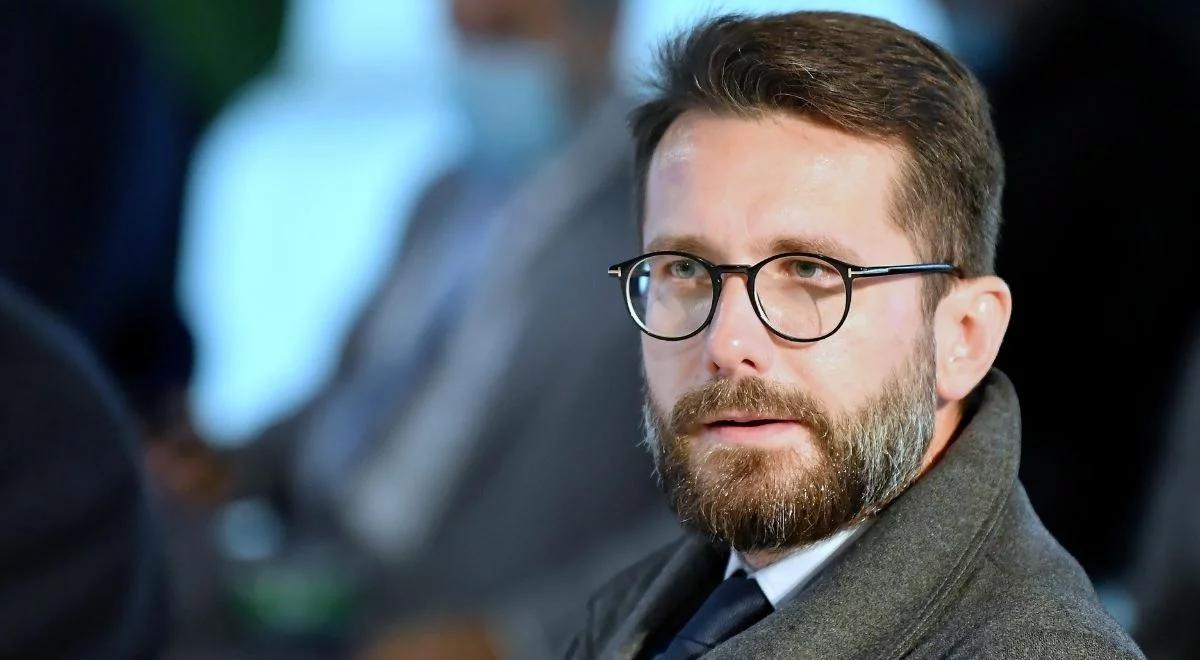 "Ci, którzy służą na granicy, nie mogą dostawać metaforycznych strzałów z tyłu". Fogiel o "biedacelebrytach"