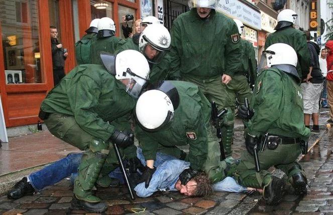Niemcy będą zwalczać prawicowy ekstremizm