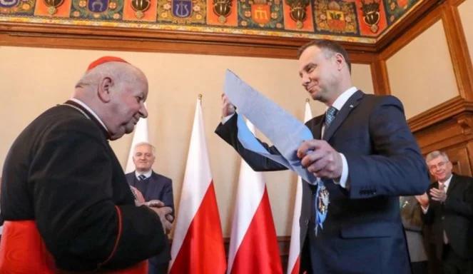 80. urodziny kardynała Stanisława Dziwisza. Prezydent złożył życzenia