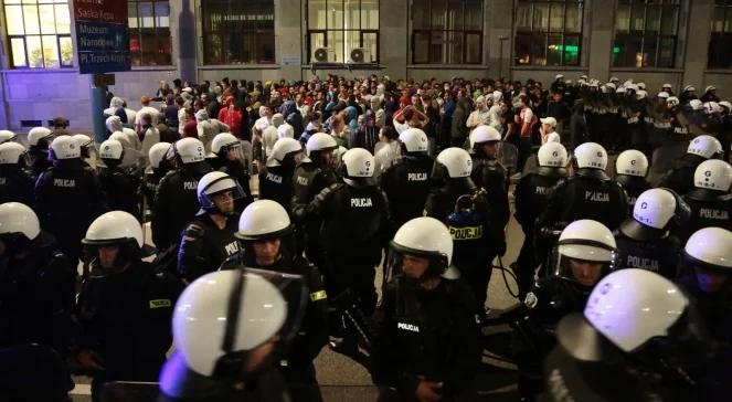 Policja: planowano ustawkę, kibole chcieli wbiec na murawę