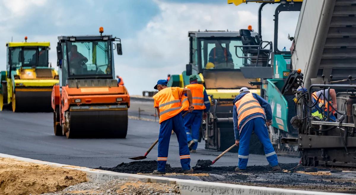 Nowe przepisy będą chronić małe firmy. Koniec nadużyć koncernów przy budowie dróg i autostrad