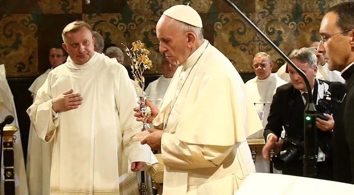 Papież Franciszek podarował Jasnej Górze złotą różę