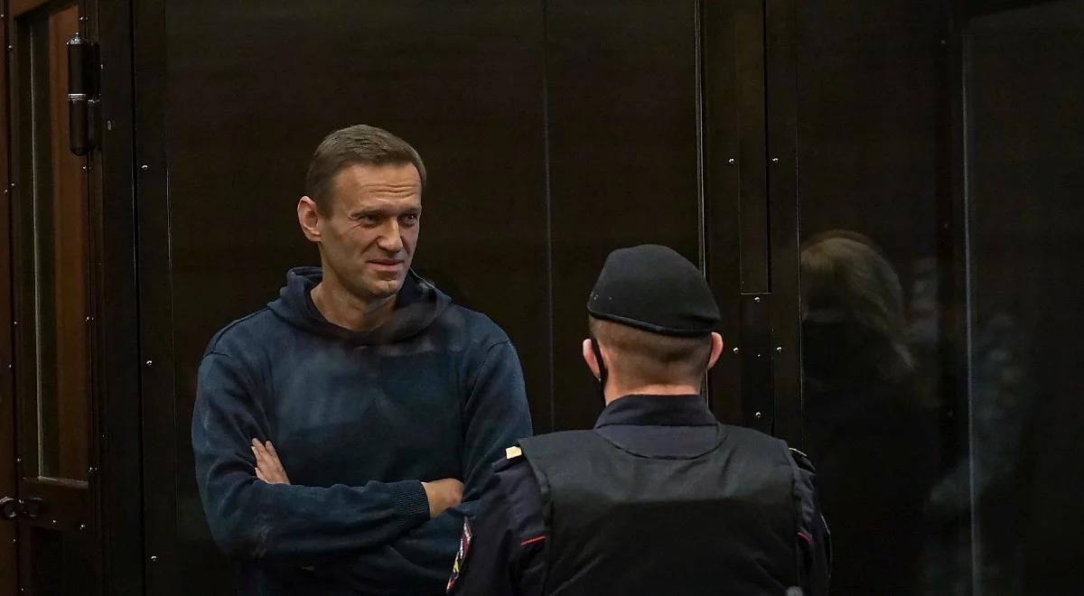 Aleksiej Nawalny przed sądem. Służby więzienne  chcą 3,5 roku kolonii karnej dla opozycjonisty
