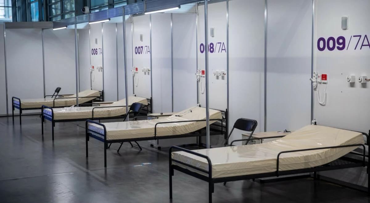 Dr Szułdrzyński ostrzega: nie można zbyt szybko likwidować szpitali tymczasowych