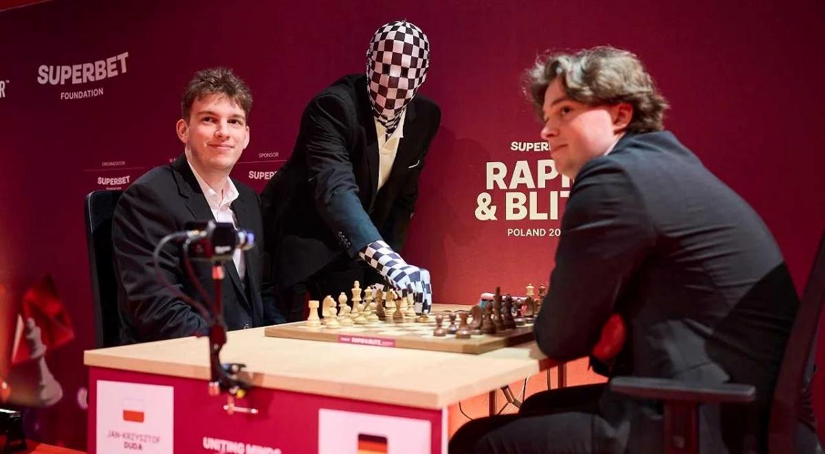 Superbet Rapid & Blitz 2024. Niespodziewany lider po pierwszym dniu. Remis Dudy z Carlsenem