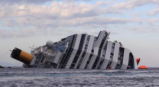 Costa Concordia podpłynęła „pozdrowić kogoś na wyspie”