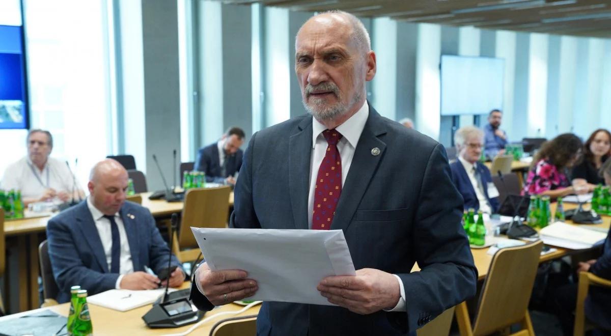 Macierewicz: decyzja SN ws. emerytur funkcjonariuszy służb PRL jest skandaliczna