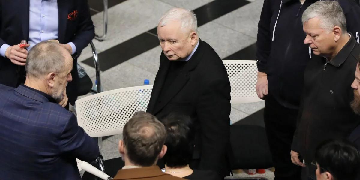 TVP Info wyłączone. Jarosław Kaczyński: mamy do czynienia z załamaniem się porządku prawnego