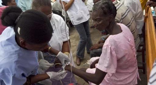 Cholera pogrąża Haiti. "Ludzie symulują"