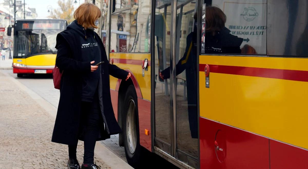 Przejazdy komunikacją miejską 1 listopada darmowe w wielu miastach. Wyjątkiem m.in. Warszawa