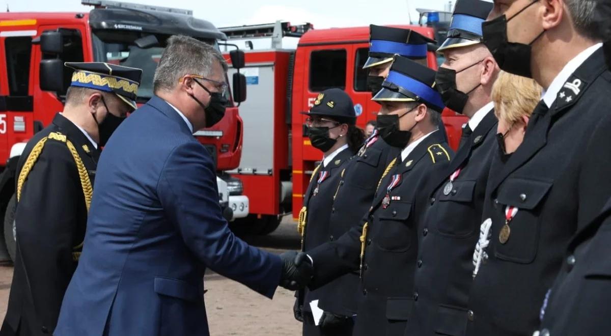Wiceszef MSWiA: rząd zadba o strażackie uposażenia