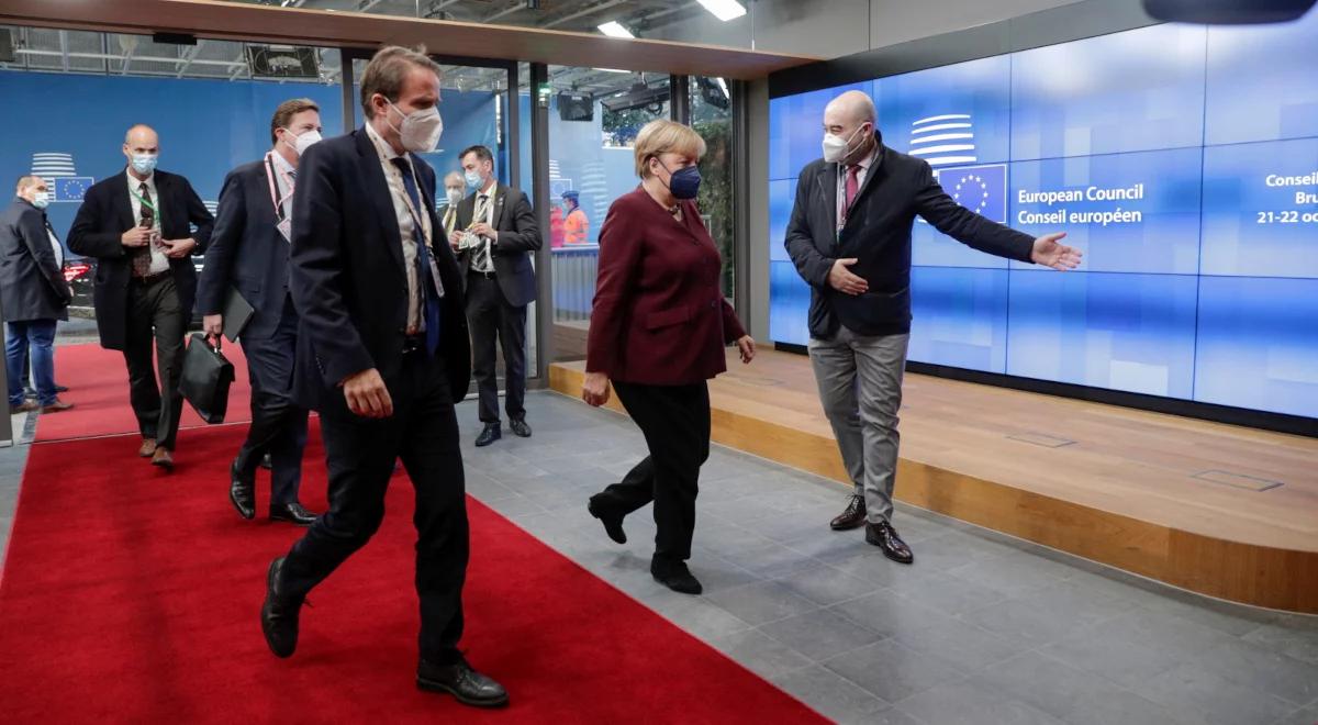 Szczyt w Brukseli. Unijni przywódcy wezwali KE do sfinansowania działań na trasach migracyjnych