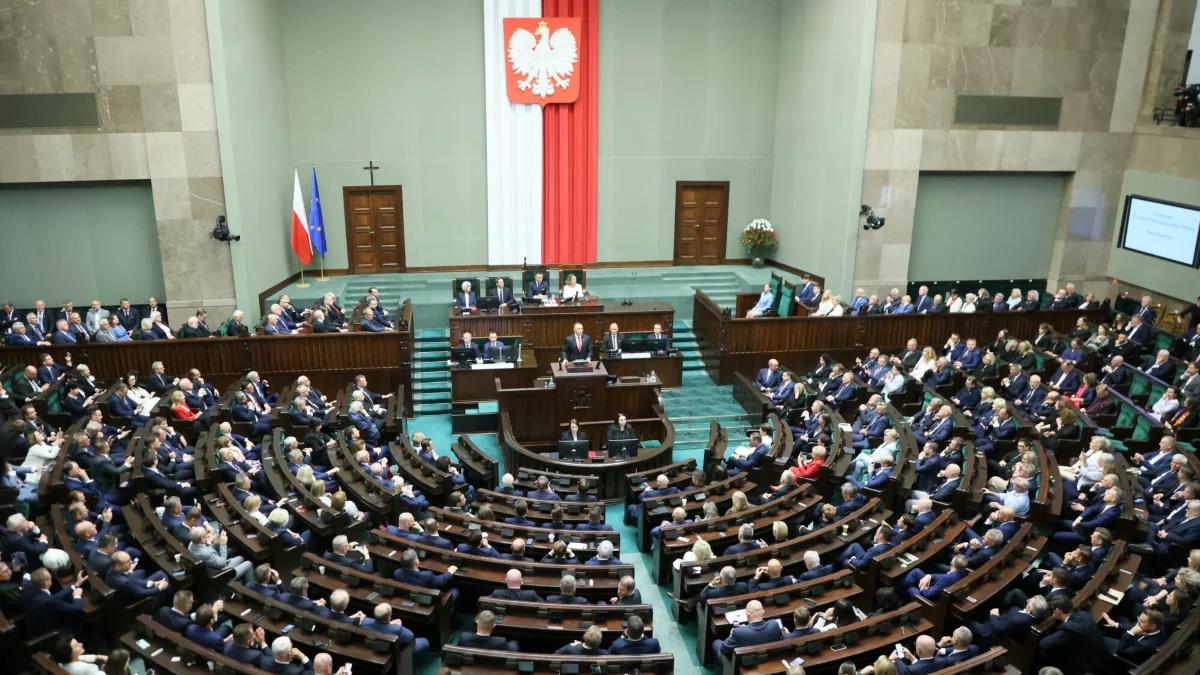 Nowy sondaż partyjny. KO i PiS remisują, w Sejmie tylko pięć ugrupowań