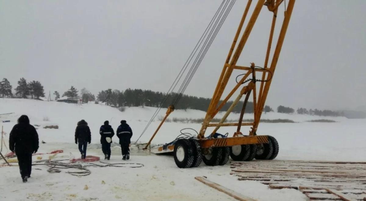 Syberia: miał wyciągnąć dźwig z zamarzniętej rzeki, sam też utonął