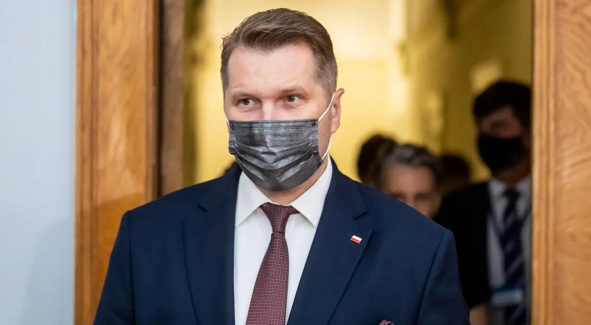 Szef MEiN: decyzje o odejściu od nauki stacjonarnej będą uzależnione od wydolności systemu zdrowia