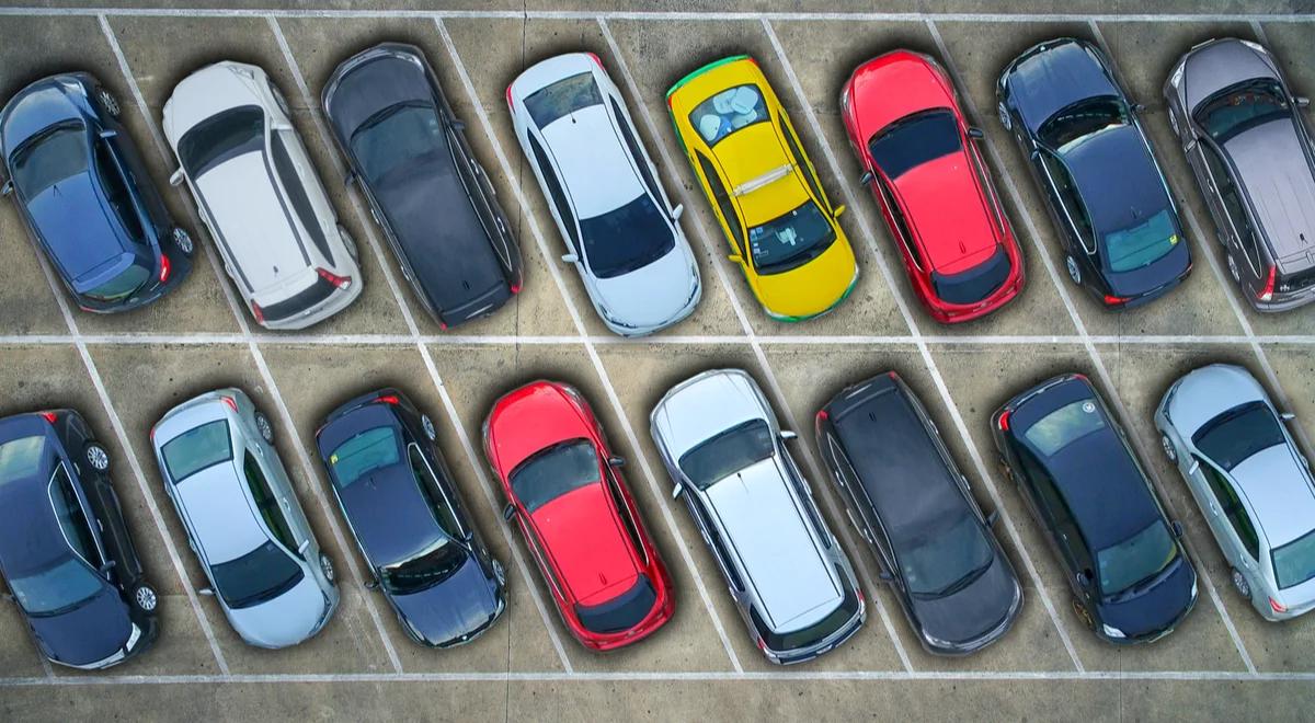 100 parkingów przy dworcach kolejowych. Są umowy na kolejne inwestycje