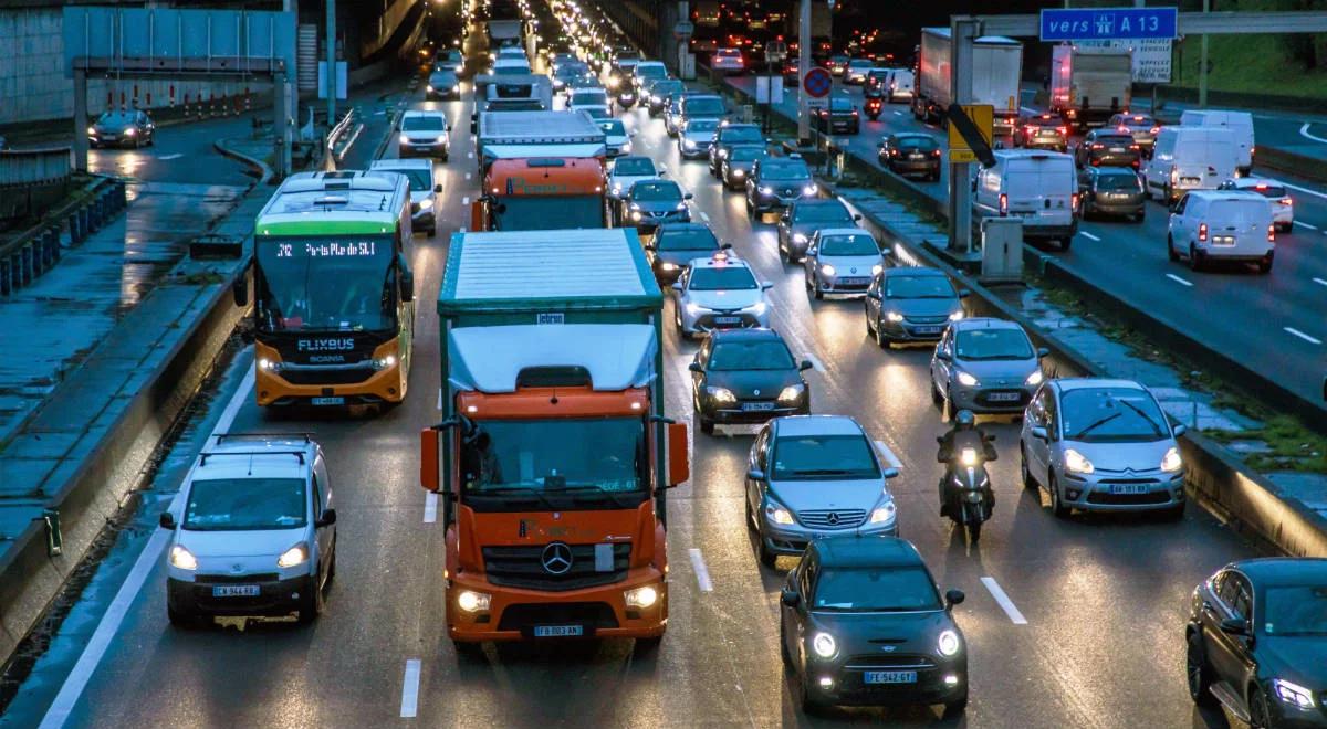 UE: wynegocjowano porozumienie w sprawie transportu. Polska niezadowolona