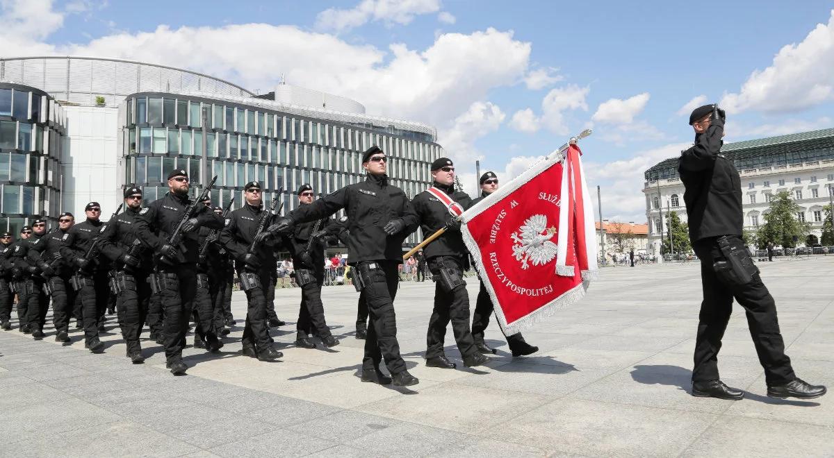 Święto Służby Więziennej Funkcjonariusze Z Nominacjami I Odznaczeniami Polska Pr24pl 4226