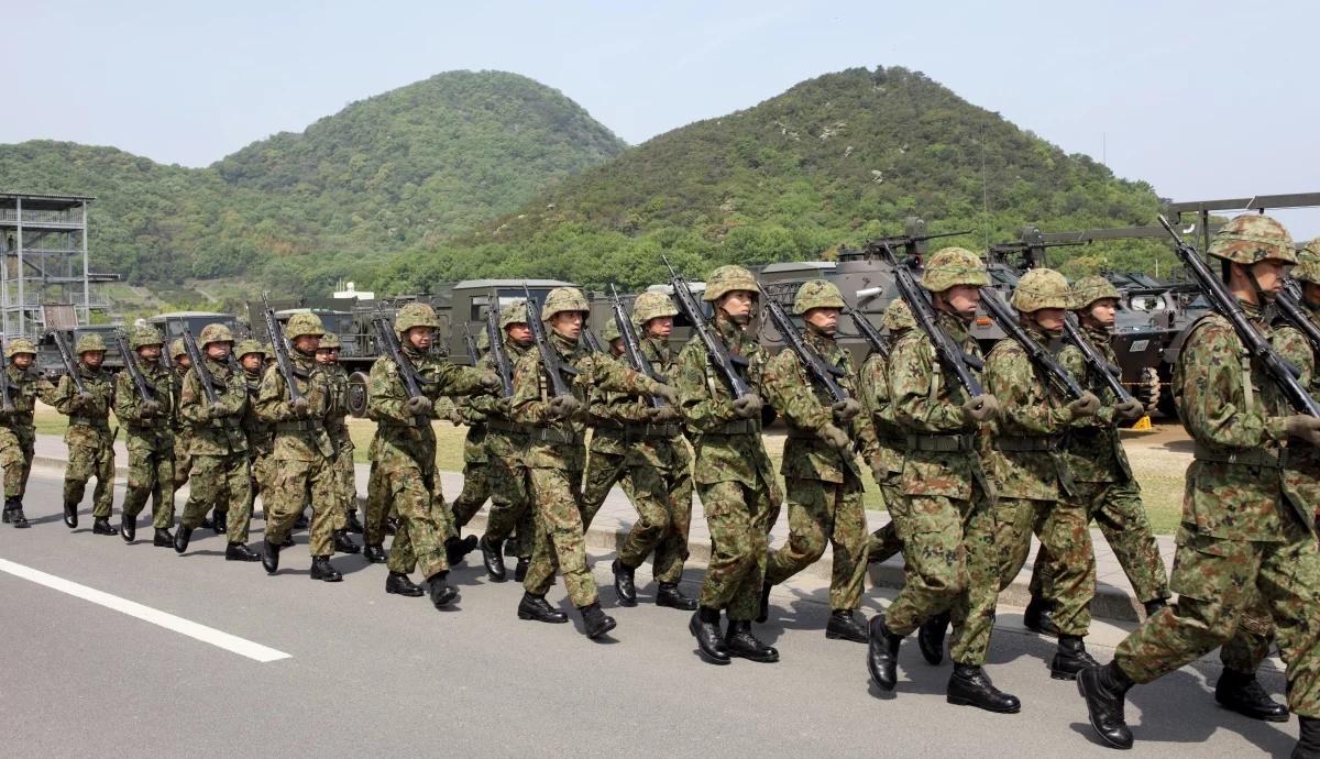 Japonia uruchamia piechotę morską, by bronić się przed potencjalnym atakiem Chin