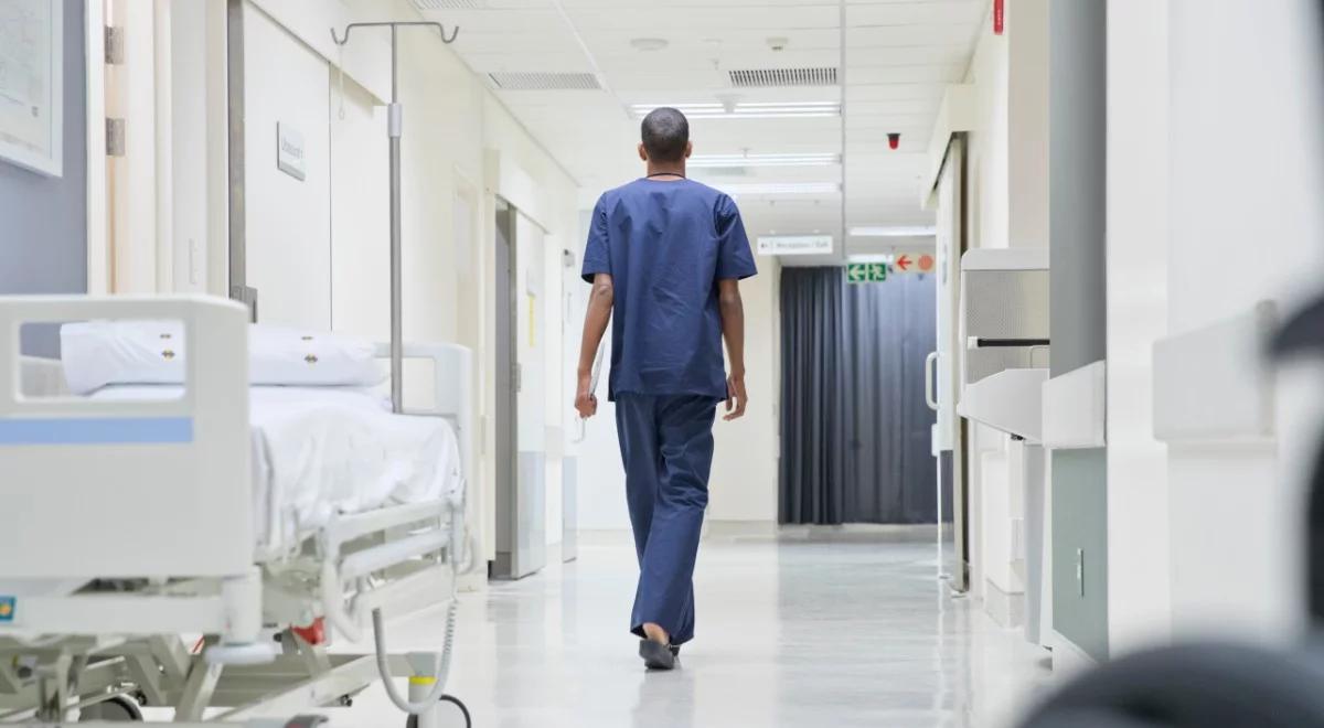 Kościół wspiera szpitale. Prawie pół miliona złotych na respiratory i środki ochronne
