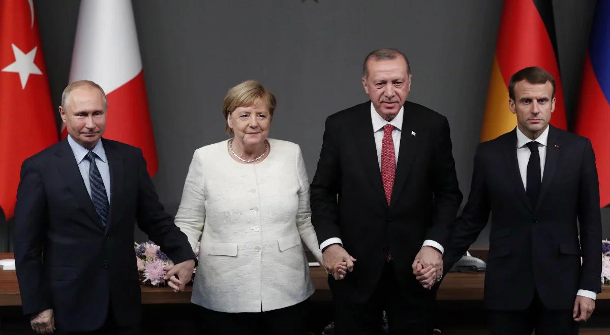 Prezydent nazywa "uroczym" zdjęcie europejskich przywódców trzymających się za ręce 
