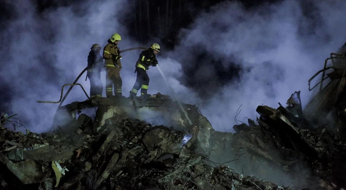 Krwawy atak Rosji na Dniepr. Wciąż trwa akcja ratunkowa po ostrzale bloku