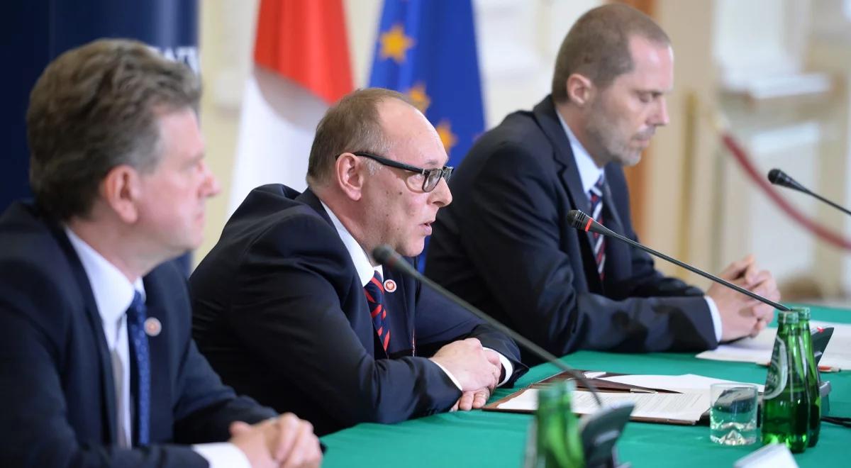 Katastrofa smoleńska. "Na tym etapie śledztwa nie wykluczamy hipotezy o wybuchu"