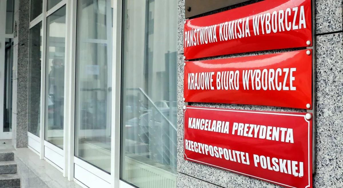 PKW zarejestrowała 31 komitetów wyborczych. Zgłoszenia przyjmowane są do 28 sierpnia