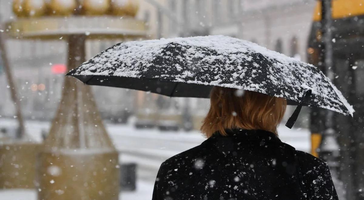 Wraca zima. Czekają nas opady śniegu i silny wiatr. Trudne warunki na drogach