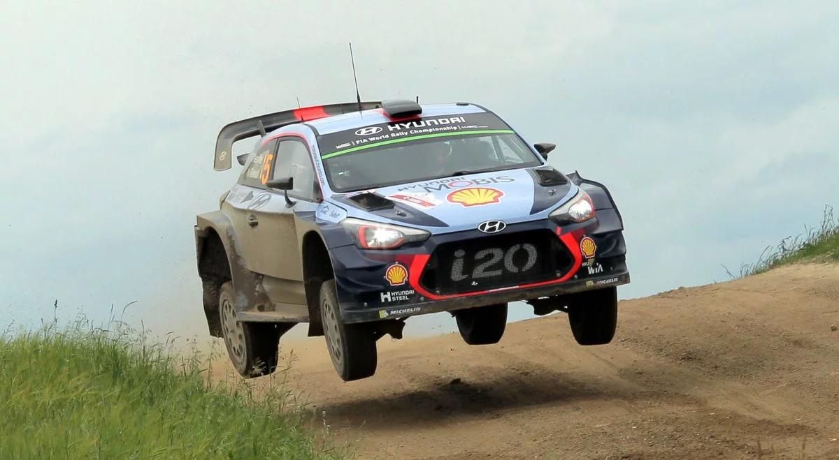 Rajd Polski: Elfyn Evans królem toru w Mikołajkach, Neuville liderem