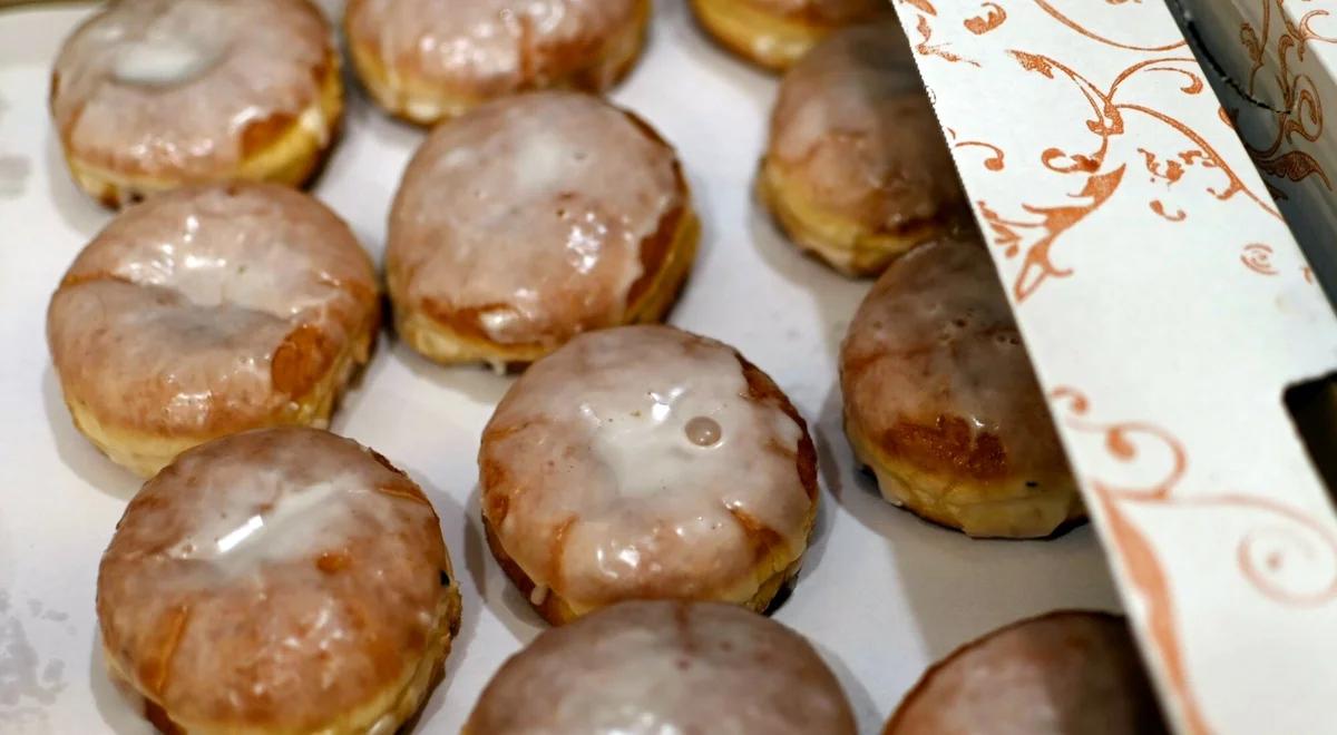 Pączki za 19 groszy. Zaczęło się. Lidl i Biedronka sypnęły promocjami