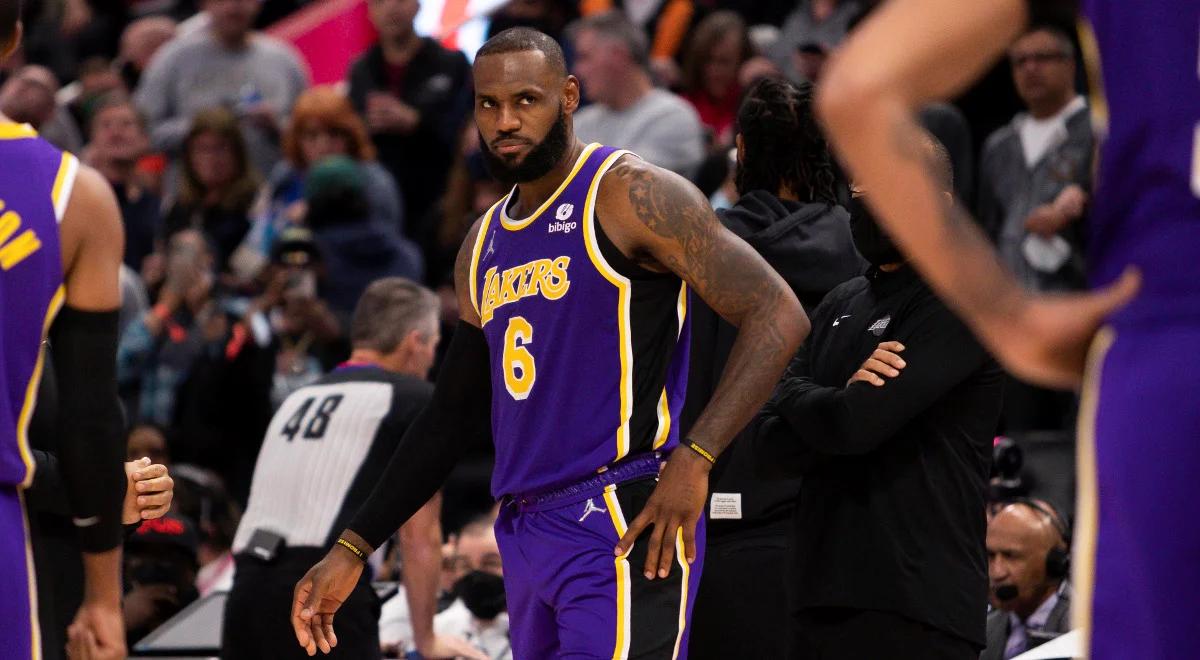 NBA: Suns kontynuują zwycięski marsz. LeBron James z karą za grę łokciem