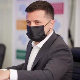 "Rosja destabilizuje Ukrainę i całą Europę". Zełenski zaprasza europejskich polityków do Donbasu
