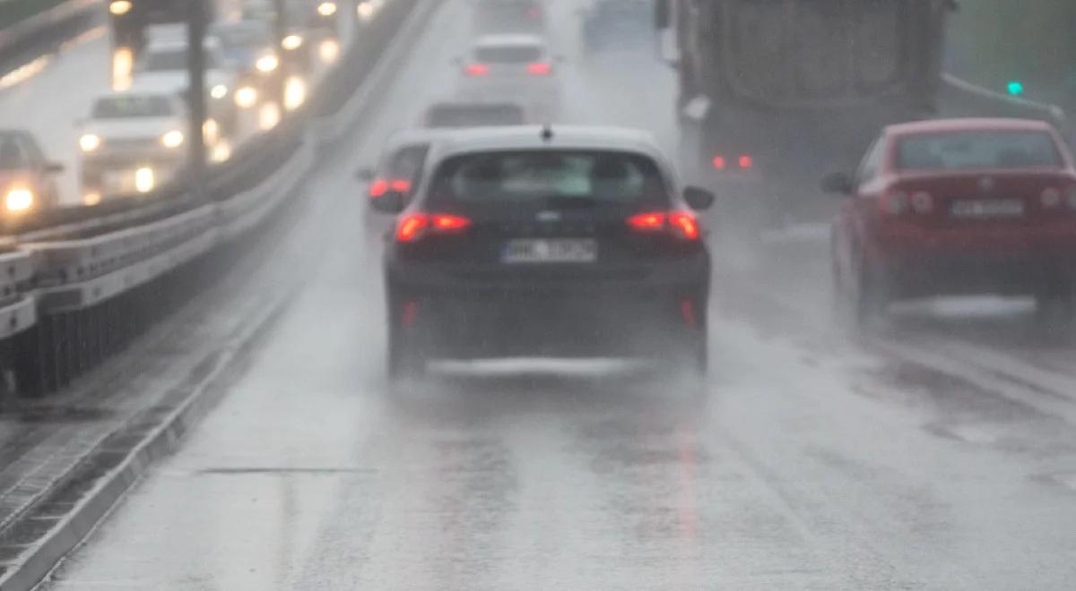 Niekorzystne warunki na drogach. GDDKiA ostrzega kierowców