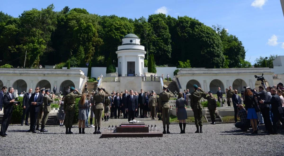 Prezydent Komorowski we Lwowie. Spotka się z Poroszenką