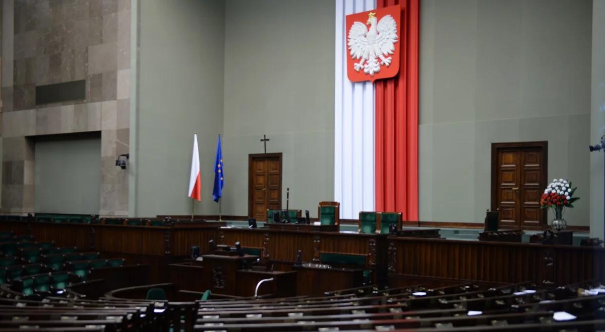 Najnowszy sondaż: PiS z poparciem 36 proc., PO - 24 proc., Kukiz'15 - 6 proc.