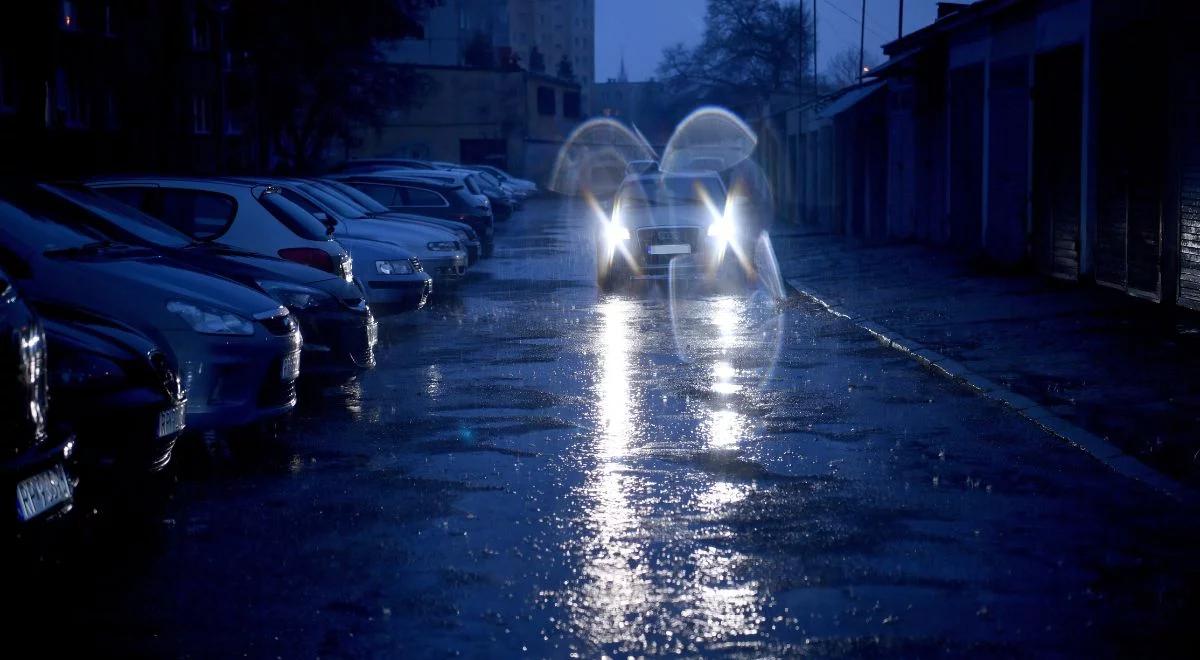 Porywy nawet do 85 km/h. Uwaga na trudne warunki w nocy