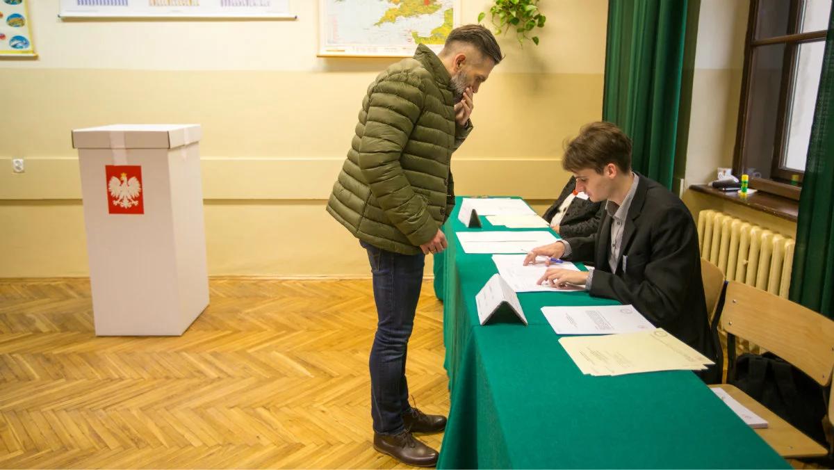 W PKW 19 zgłoszeń kandydatów na prezydenta. Zobacz, kto znalazł się na liście