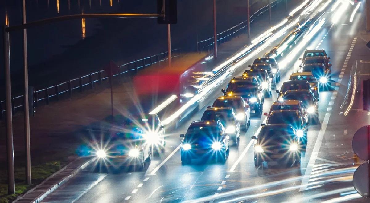 Fatalne oświetlenie polskich aut. Instytut Transportu Samochodowego przedstawił dane