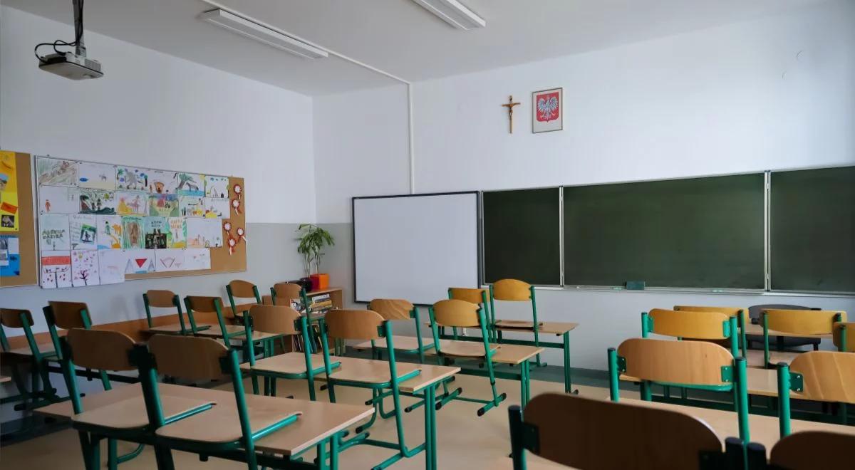 Kolejne zmiany w szkole. Jeden przedmiot ma zastąpić cztery, zniknie m.in. chemia
