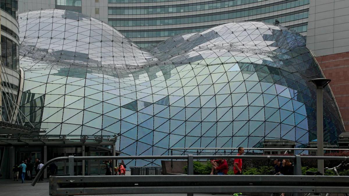 Warszawa: 2 tys. osób ewakuowano z centrum handlowego