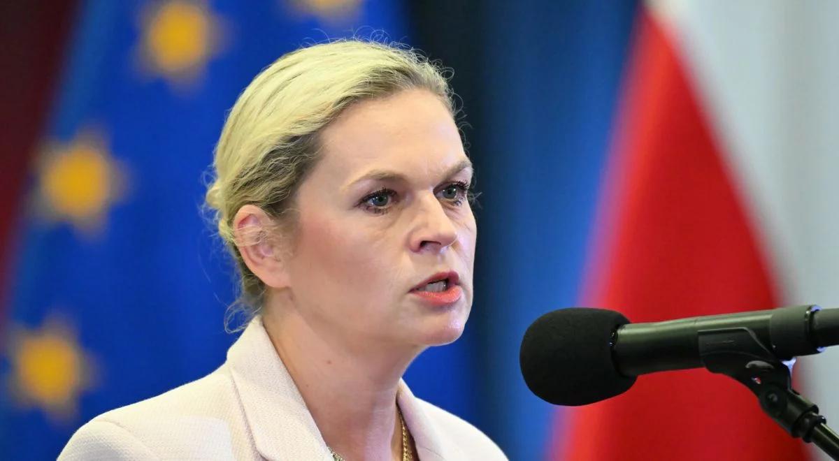 Wrócą obowiązkowe prace domowe? Nowacka: nie wykluczam
