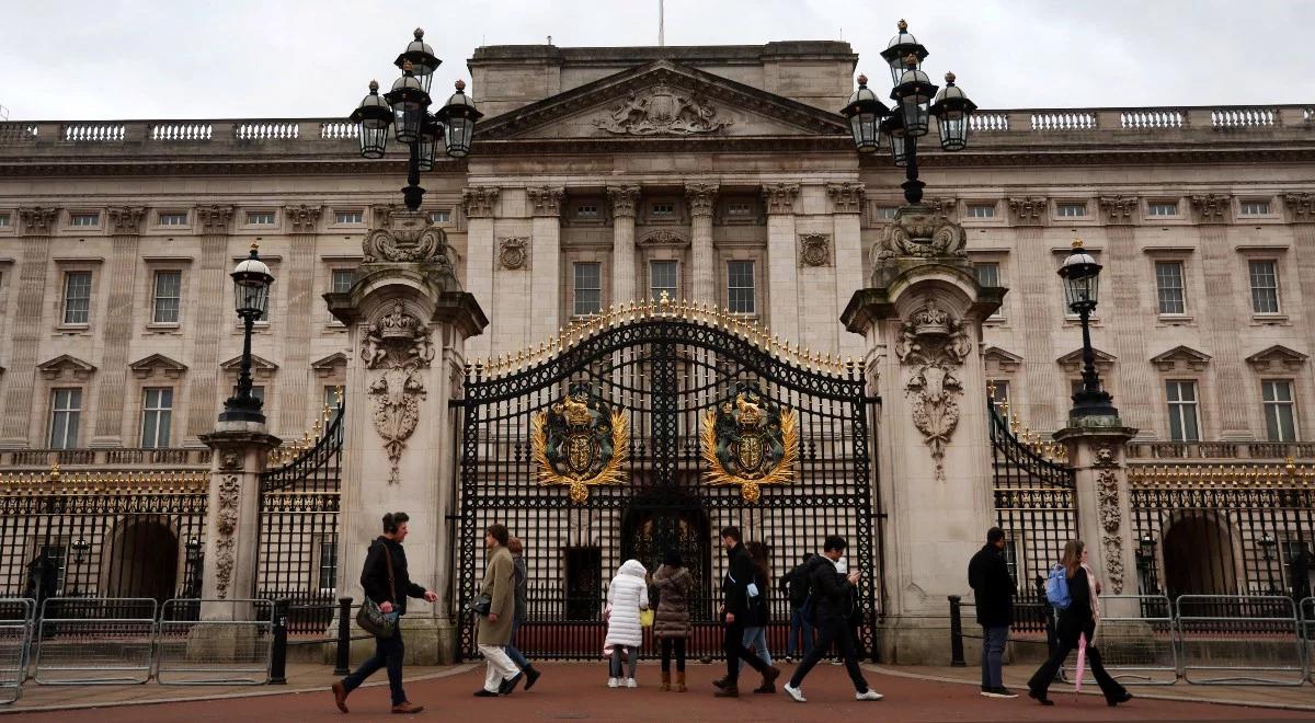 Londyn. Areszt dla mężczyzny, który wjechał w bramę Pałacu Buckingham