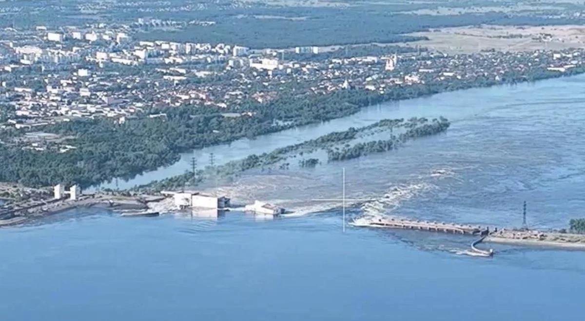 Setki osób ewakuowanych po wysadzeniu tamy w Nowej Kachowce. Sytuacja staje się coraz trudniejsza