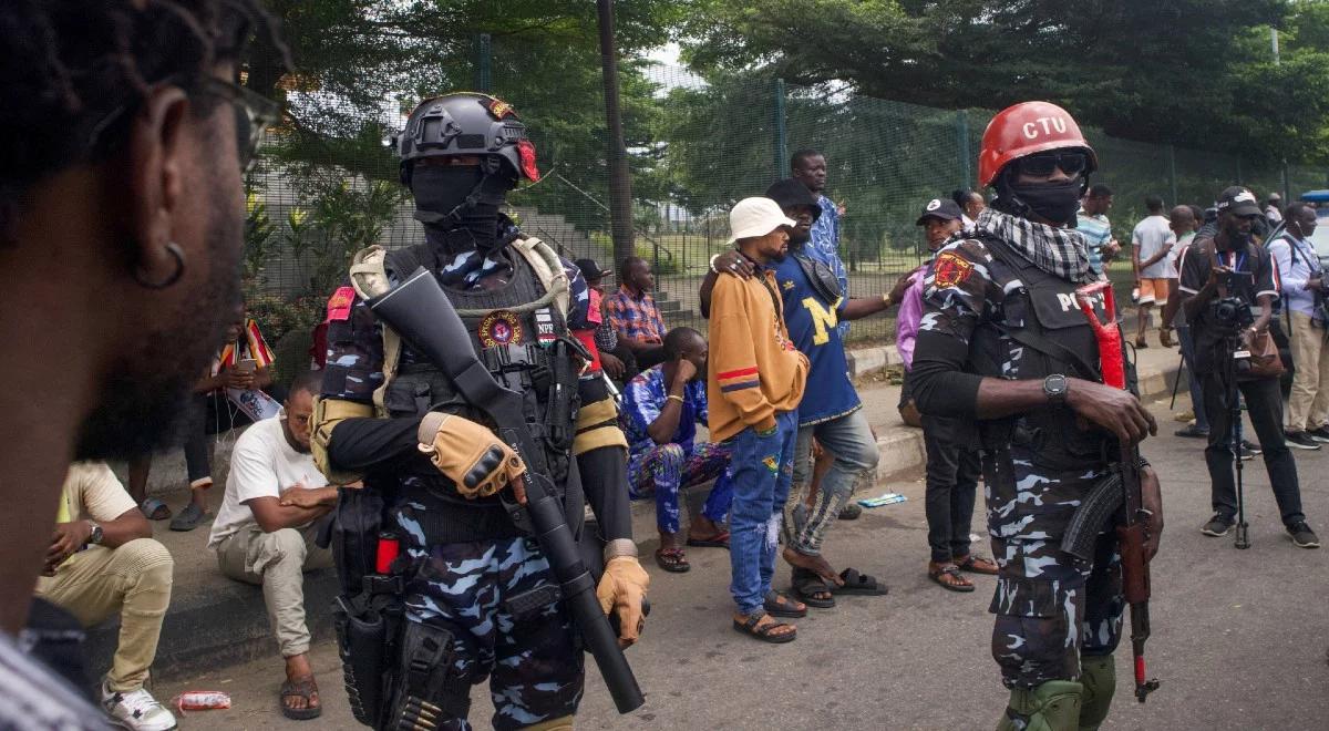 Siedmiu Polaków aresztowano w Nigerii. Mieli wymachiwać rosyjskimi flagami