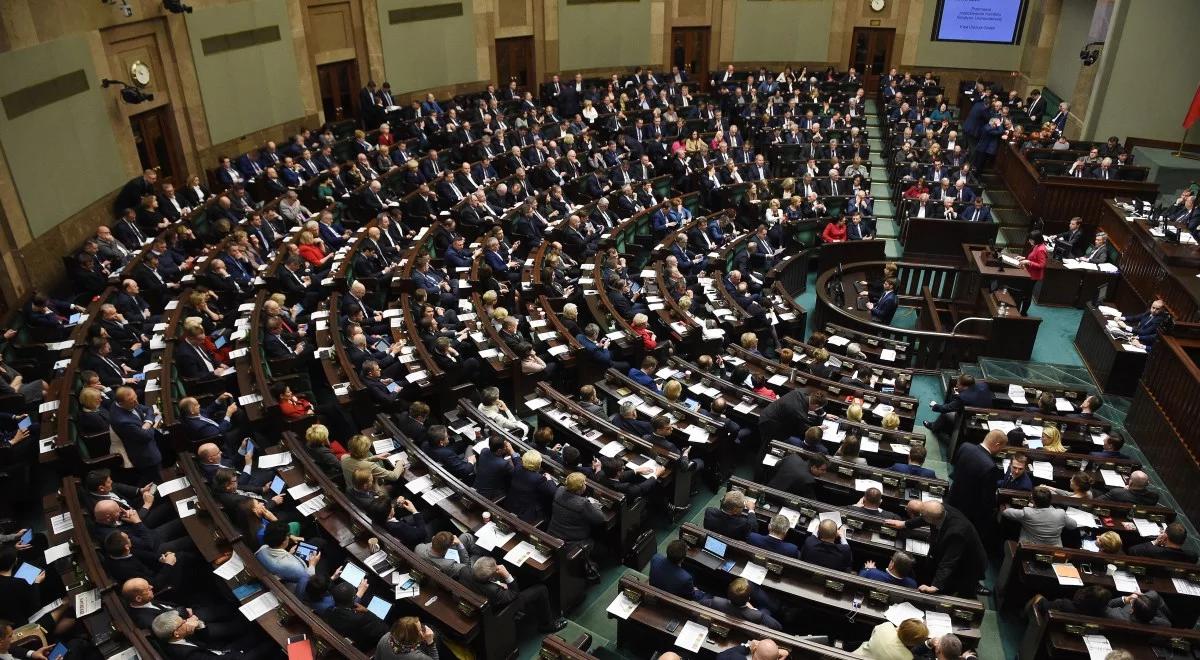 Internauci bezlitośni dla opozycji po odrzuceniu projektu "Ratujmy Kobiety 2017"