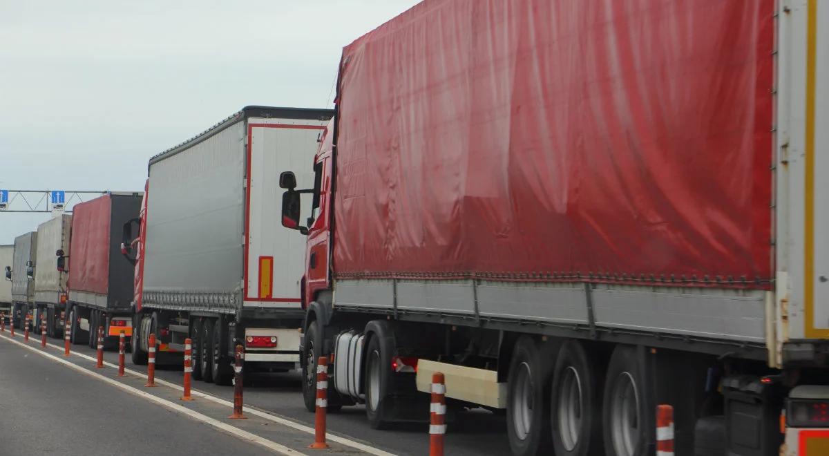 Protest polskich przewoźników na granicy z Ukrainą. Emilewicz: będziemy mieli dobrą wiadomość dla firm transportowych