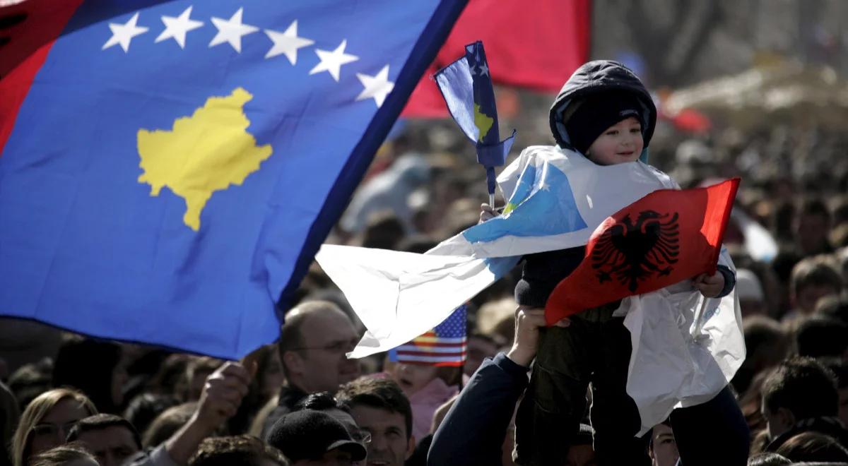 10 lat trudnej i burzliwej niepodległości. Najmłodszy kraj Europy wciąż przedmiotem walki