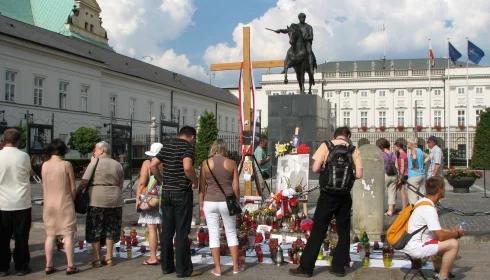 Jarosław Kaczyński przywitany brawami